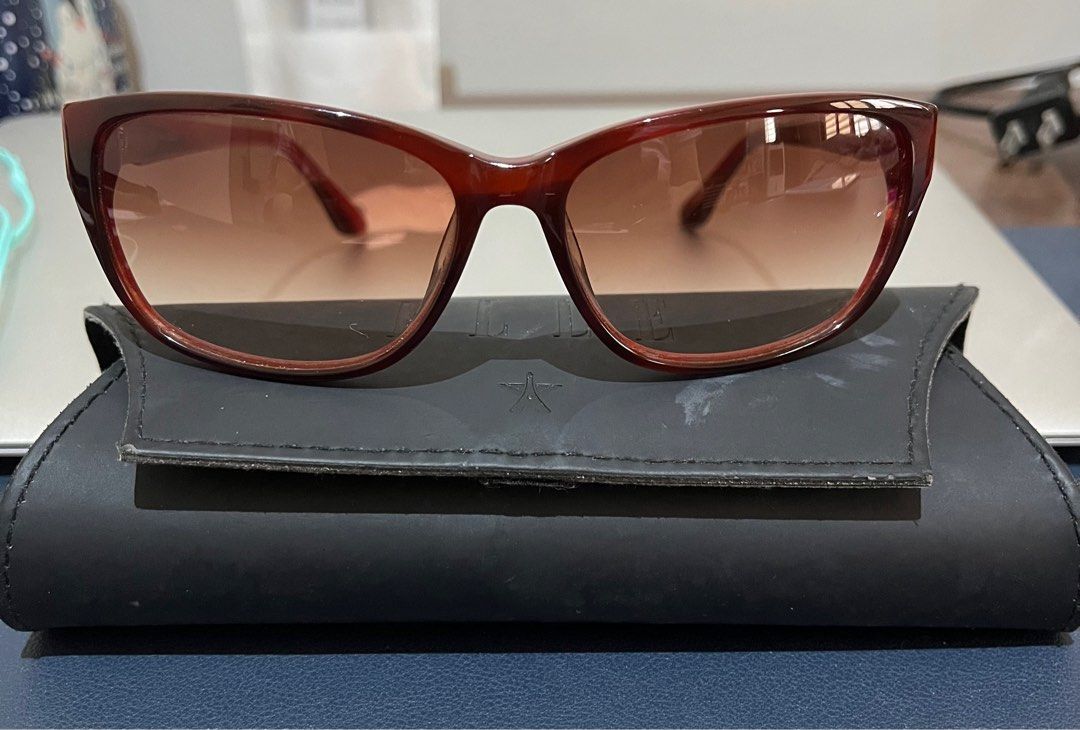 Elle sunglasses for women, Women's Fashion, Watches & Accessories