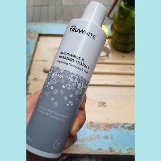 ERHA Truwhite Brightening Creamy Body Wash - Sabun Mandi