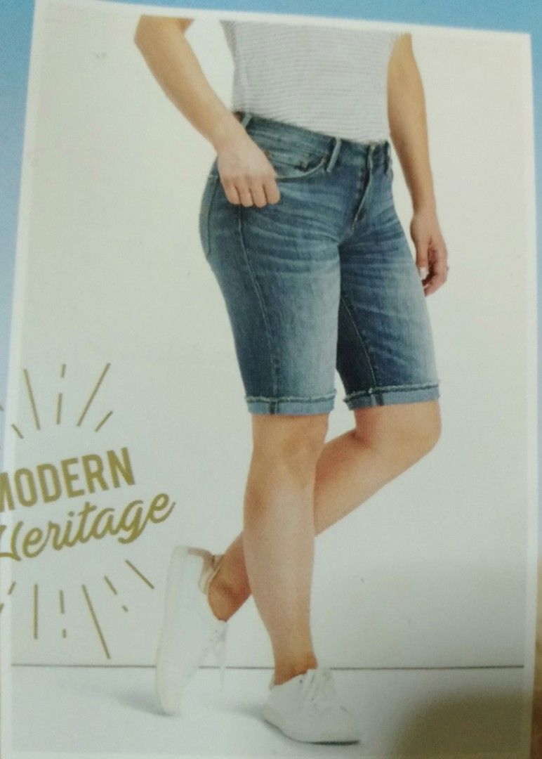 Size 10 top levi shorts