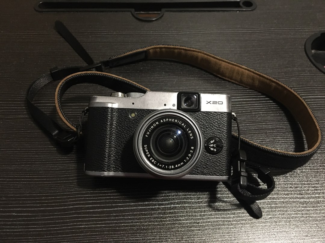 fujifilm x20 (not working), Photography, Cameras on Carousell