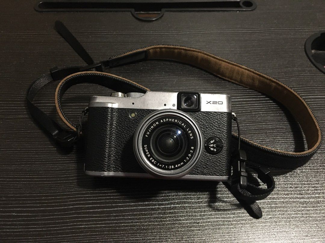 fujifilm x20 (not working), Photography, Cameras on Carousell
