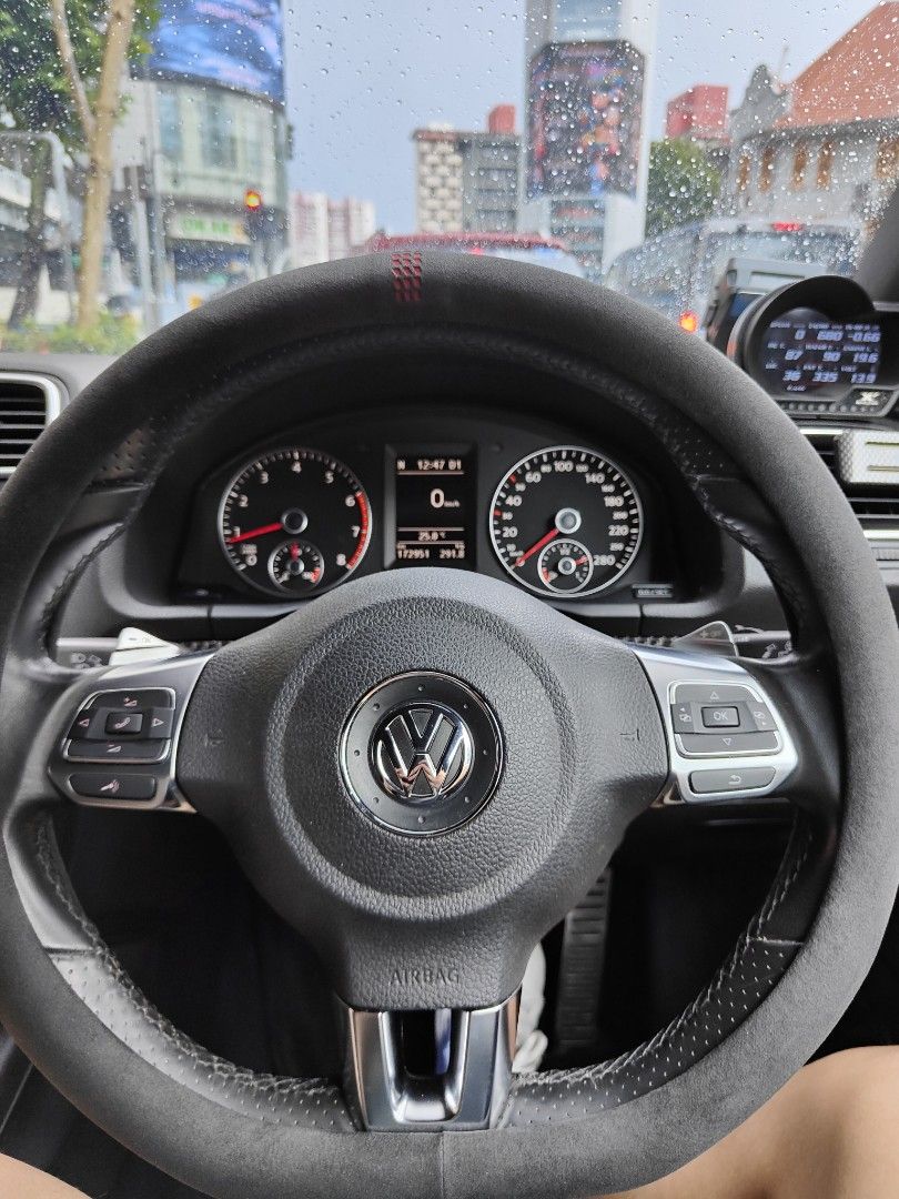 Golf r alcantara shop steering wheel cover