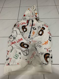 Louis Vuitton 3D LV Graffiti Embroidered Zipped Hoodie, Men's Fashion,  Coats, Jackets and Outerwear on Carousell