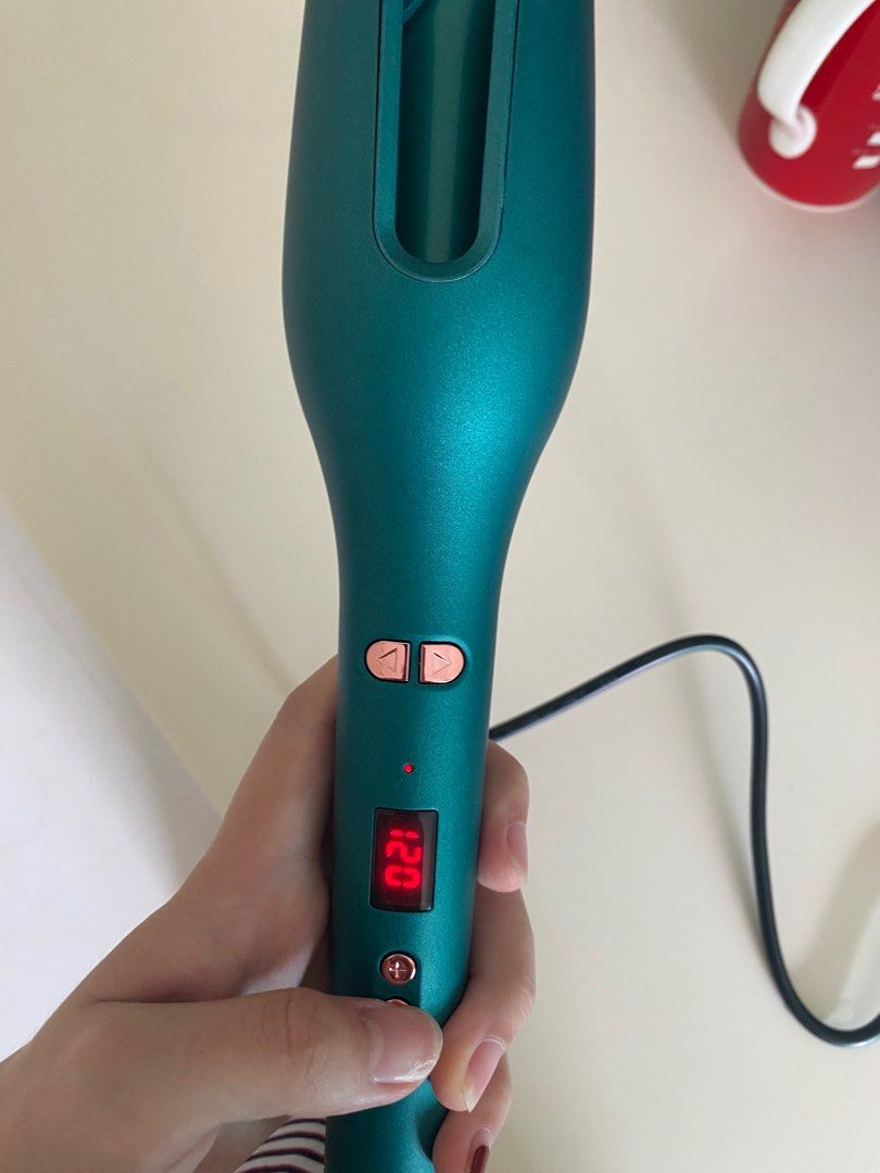 Hair styling / hair divider self turning, Beauty & Personal Care