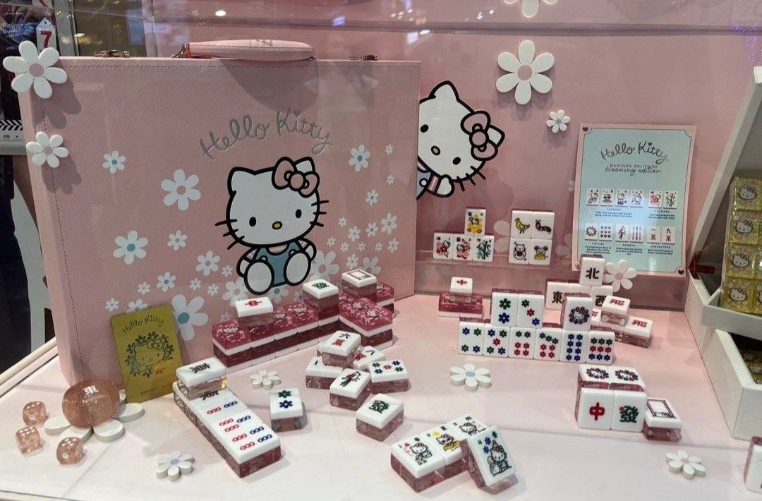 Official Sanrio Hello Kitty Mahjong Set Limited BLOOMING Edition