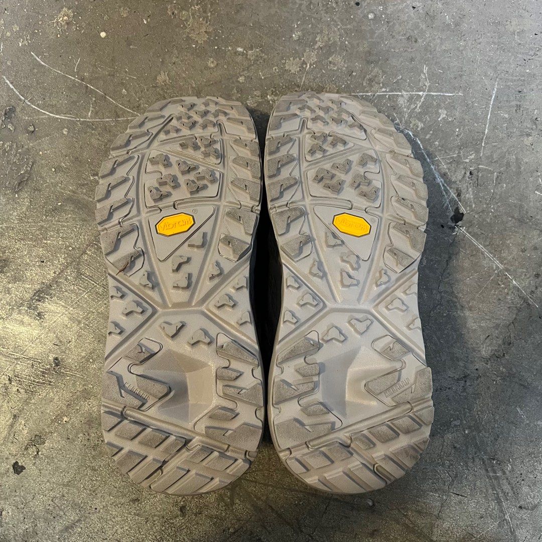 hoka one one kaha low taupe