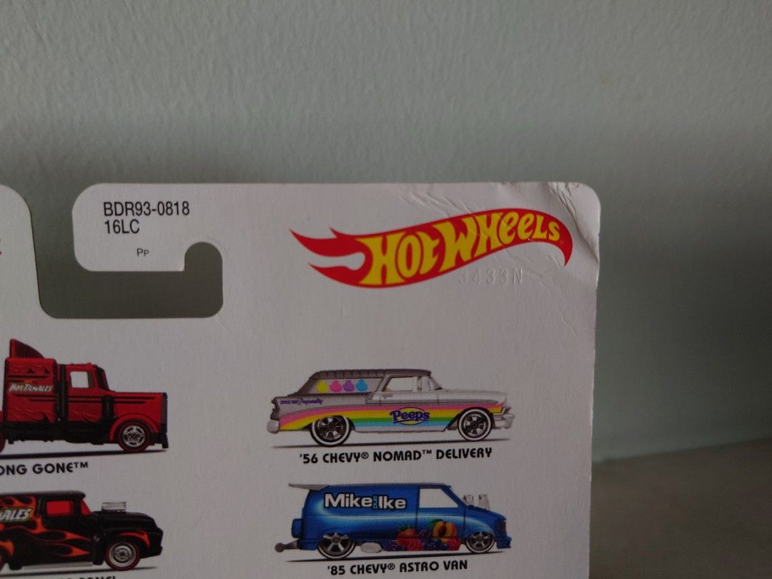 Hot Wheels Looney Tunes Kenworth W900 Convoy Custom ACDC Long Gone Hot ...