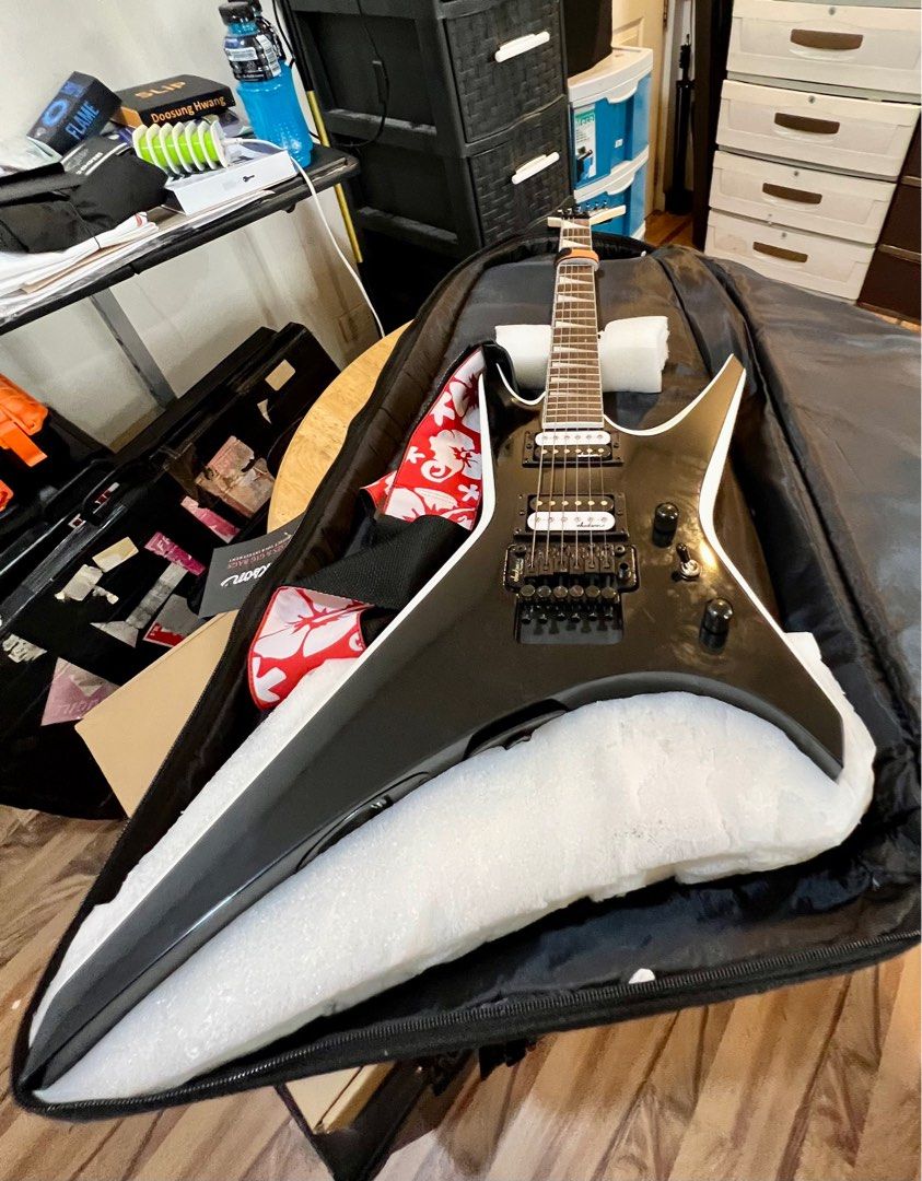 Jackson X Series Warrior WRX Electric Guitar two tone Floyd Rose WITH JACKSON Original Soft Carrying Bag