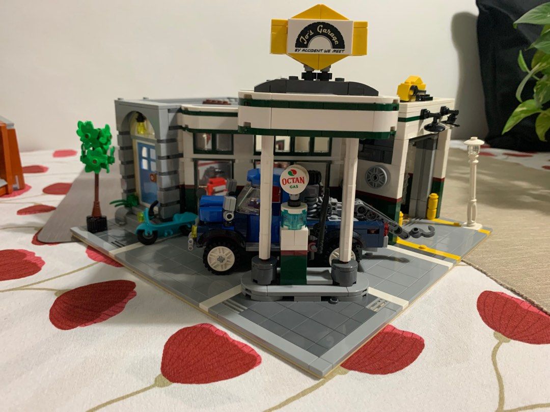 Lego corner garage modular building, Hobbies & Toys, Toys & Games on