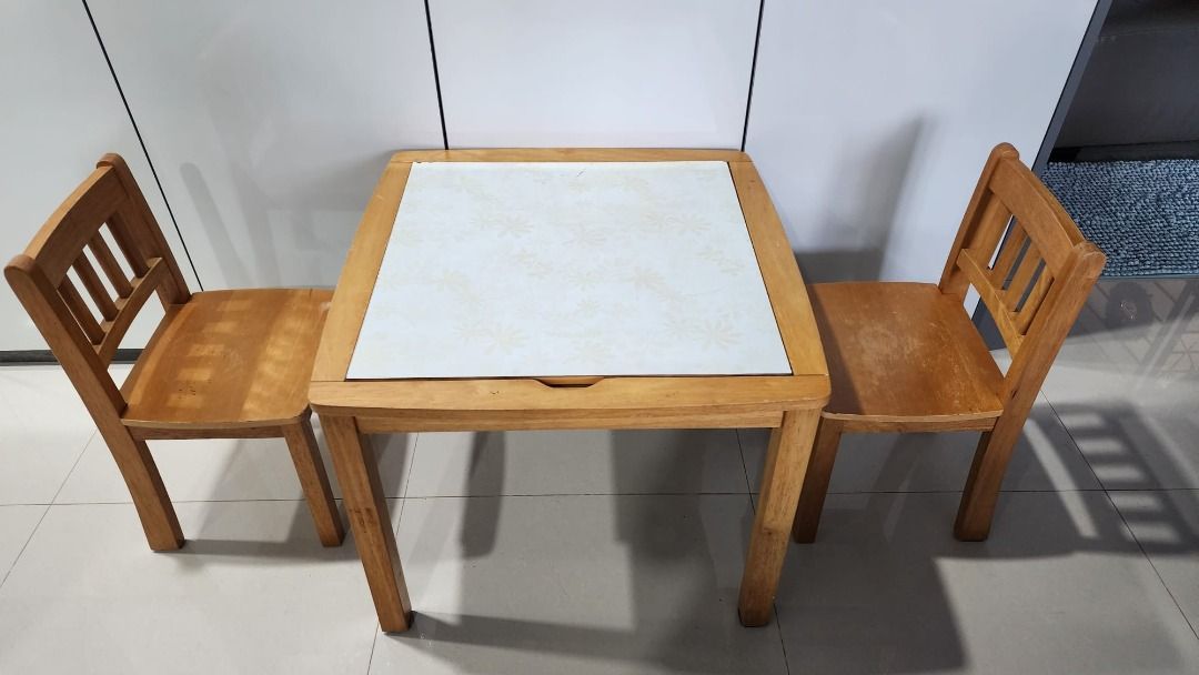 Imaginarium lego table and 2 shop chair set