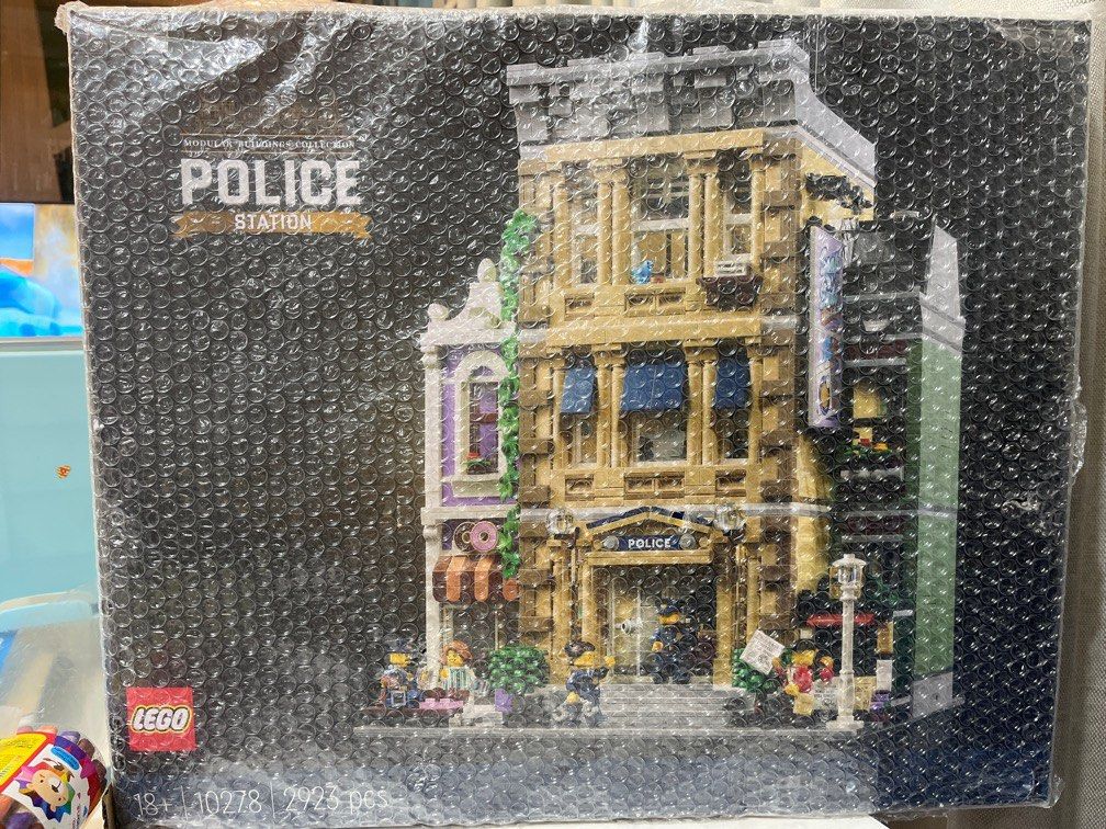 10278 lego police station
