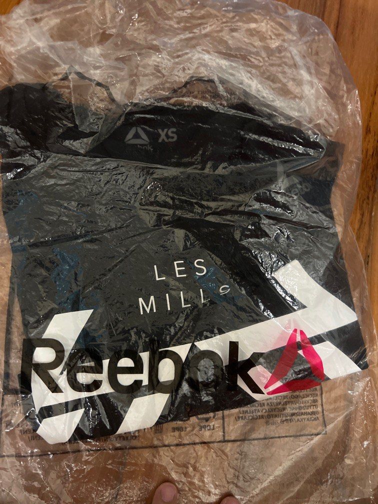 Lesmills reebok xs bodycombat top