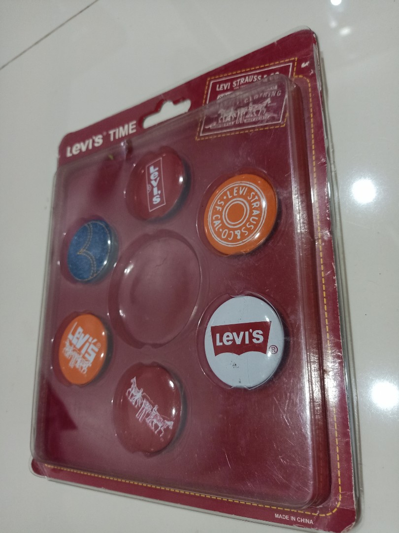 Levis Pins Mens Fashion Watches And Accessories Accessory Holder Box And Organizers On Carousell 8669