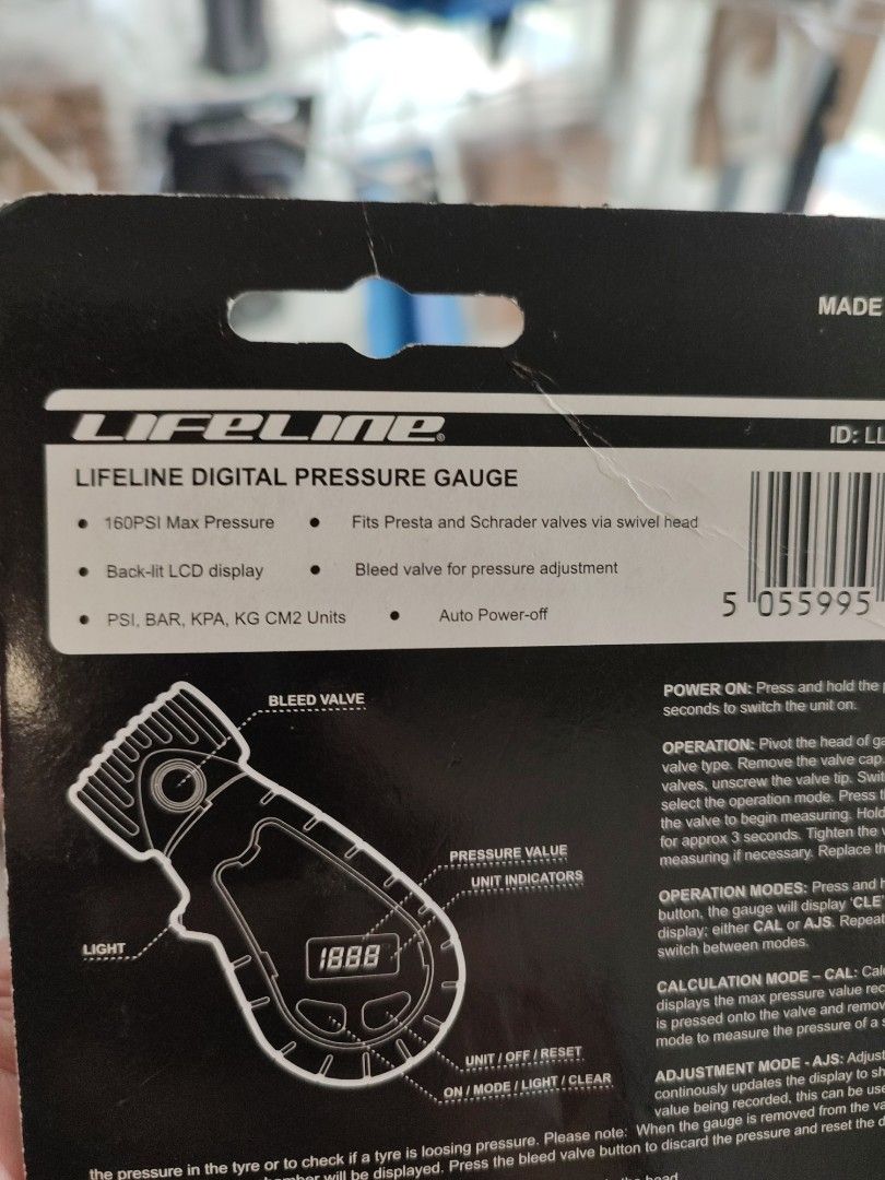 Lifeline Digital Pressure Gauge, Sports Equipment, Bicycles & Parts