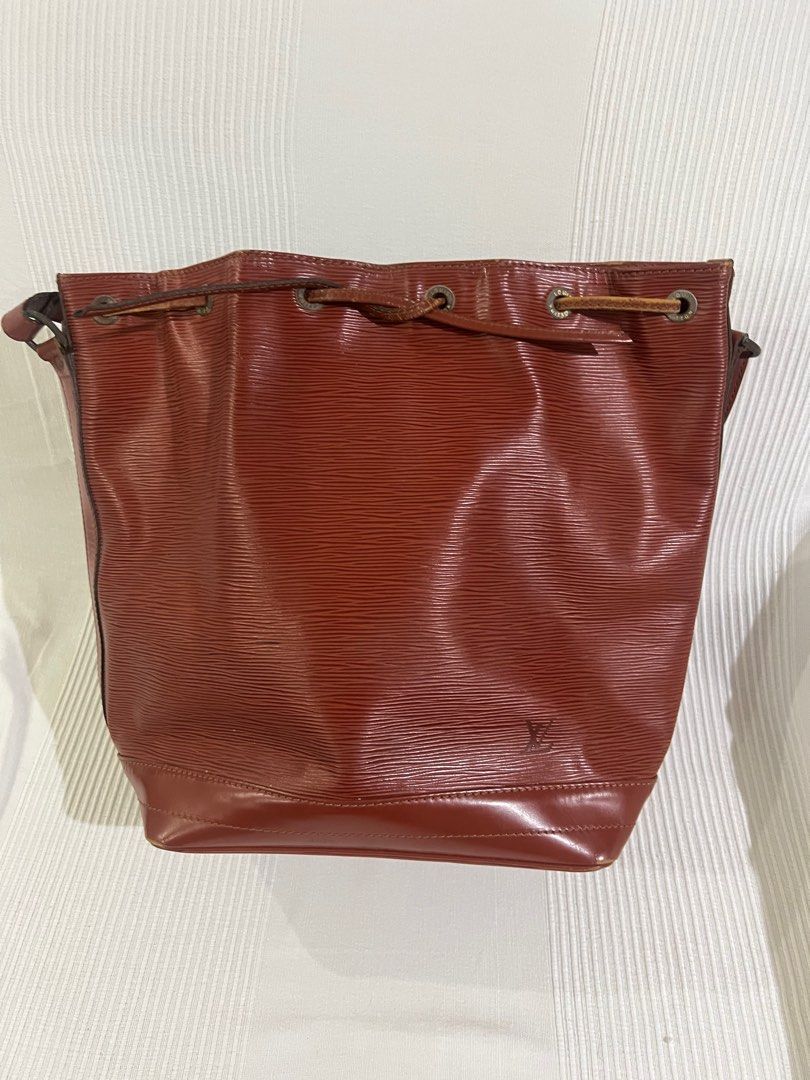 Louis Vuitton Petit Noe Vintage Bucket Bag, Women's Fashion, Bags &  Wallets, Tote Bags on Carousell