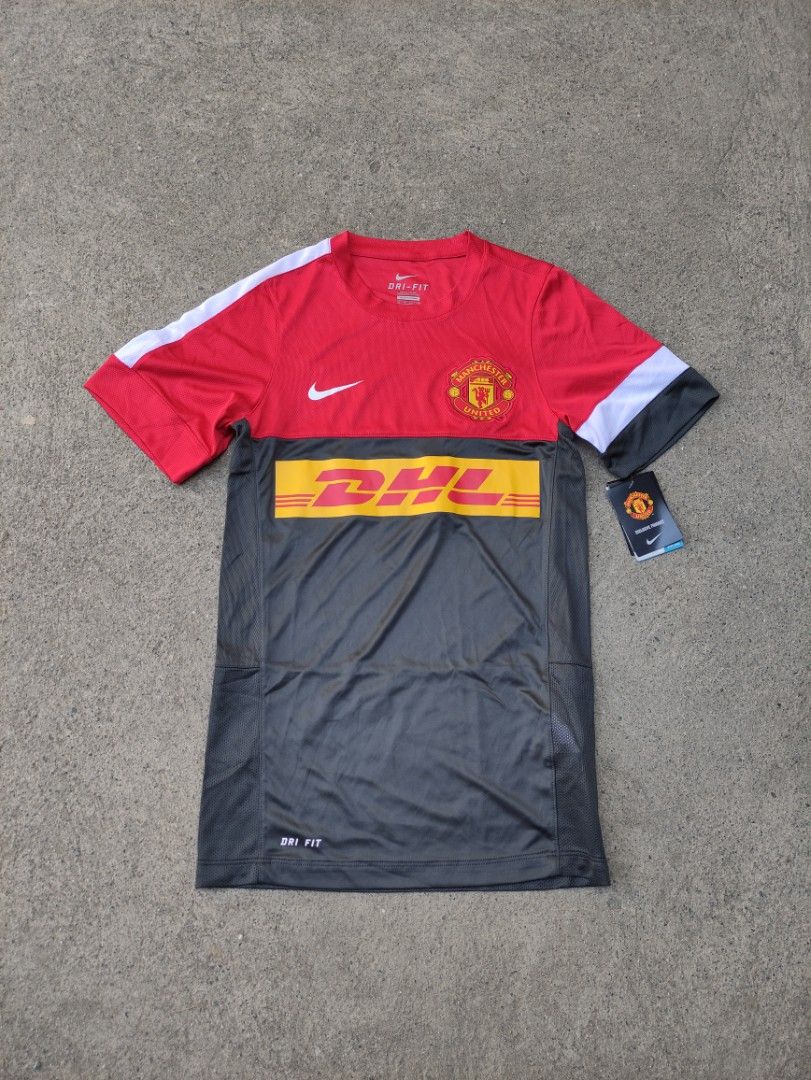 Manchester united training kit, Men's Fashion, Tops & Sets, Tshirts & Polo Shirts on Carousell