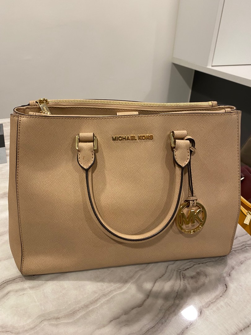 Michael Kors bag, Luxury, Bags & Wallets on Carousell