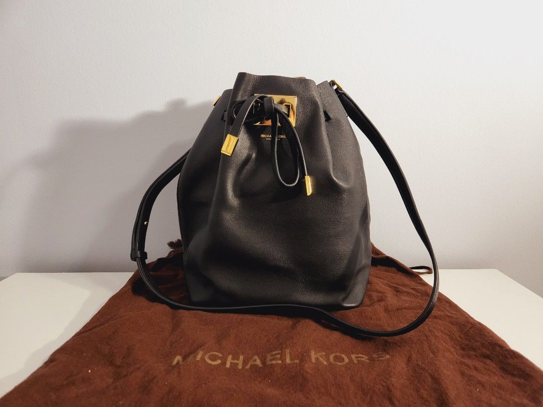 Michael Kors Bucket Bag, Luxury, Bags & Wallets on Carousell