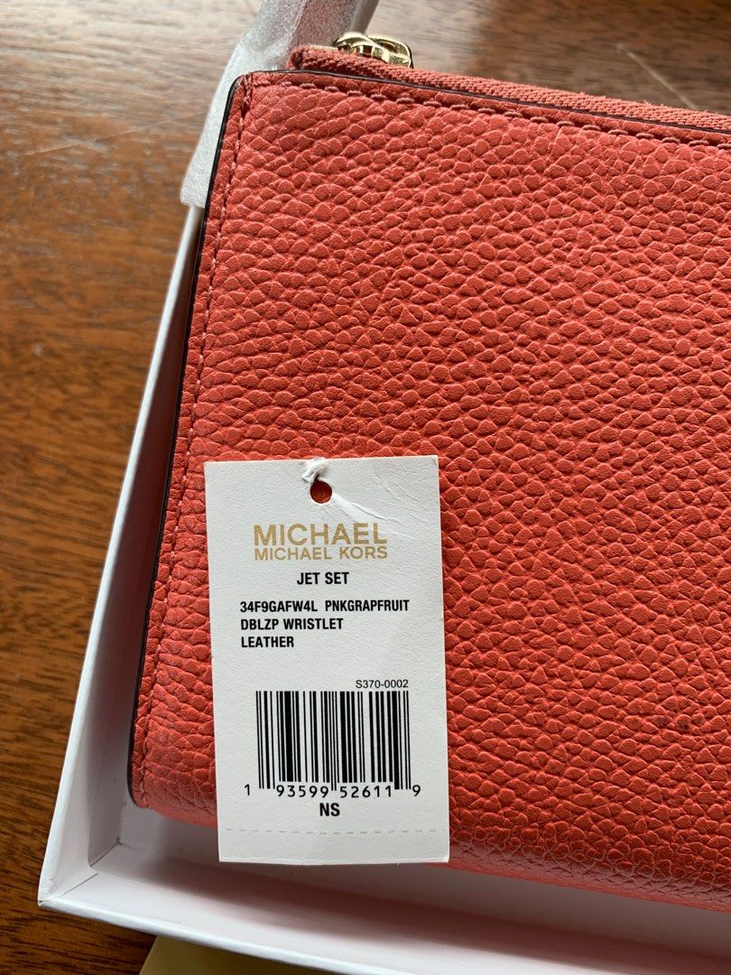 Michael kors 2025 pig wallet