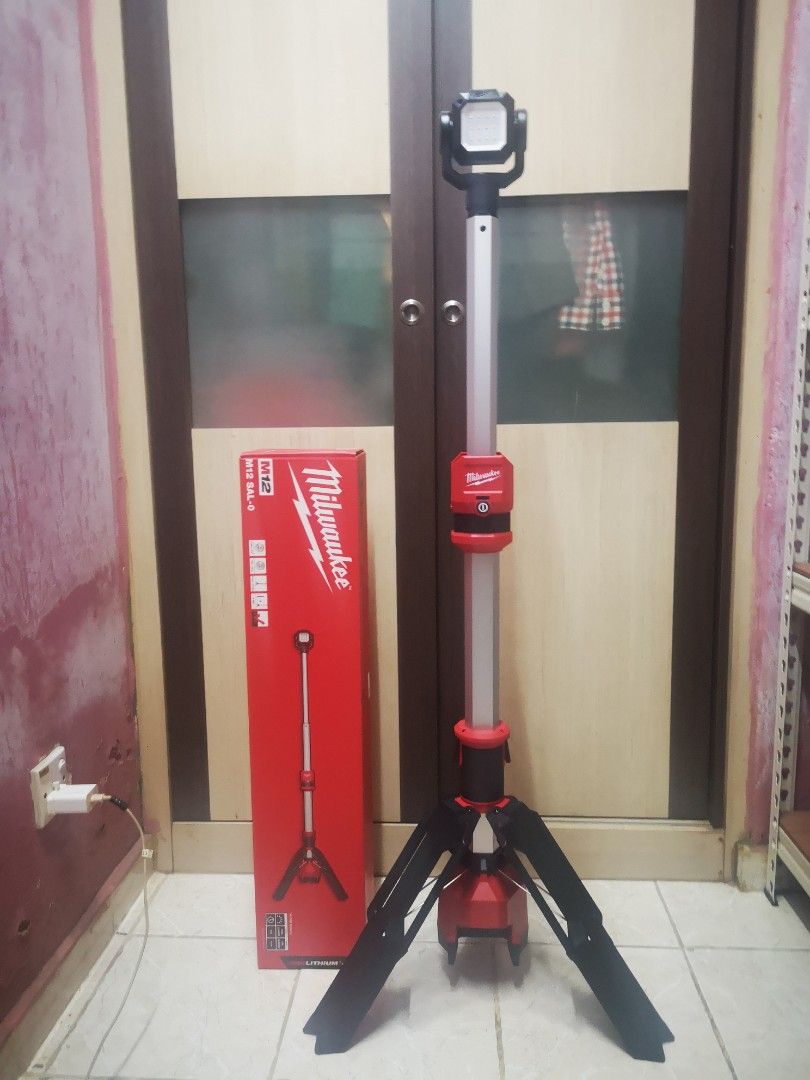 Milwaukee best sale m12 sal