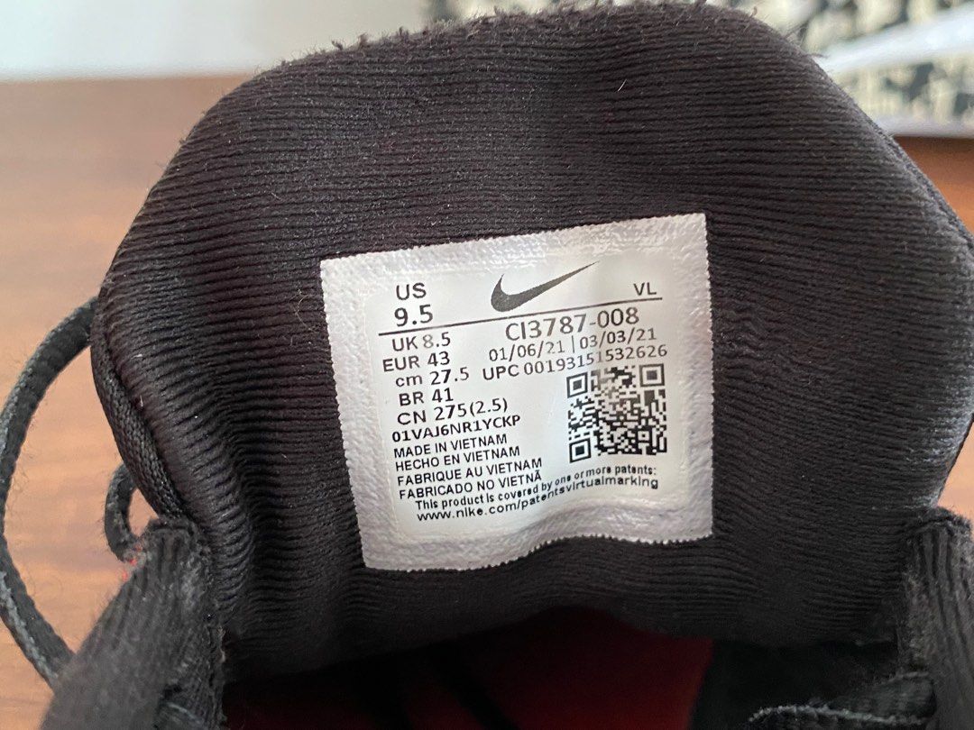 Nike quest 2 size 43 Fesyen Pria Sepatu Sneakers di Carousell