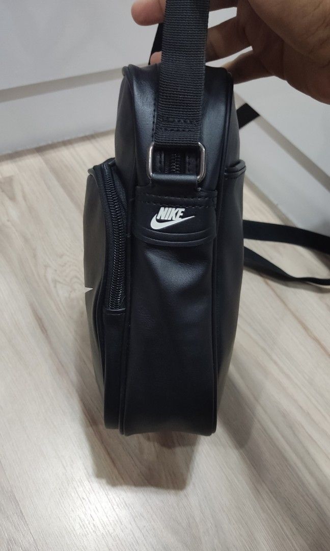 Nike sling bag amazon online