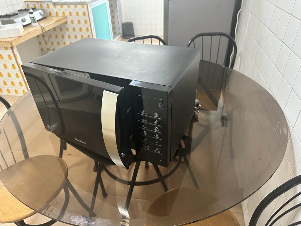 Non Convection Microwave oven from Samsung 10/10 working condition, TV
