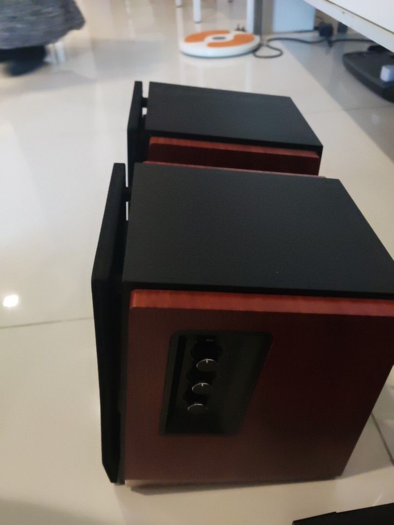 (Not working) Edifier R1700BT bookshelf studio speaker, Audio