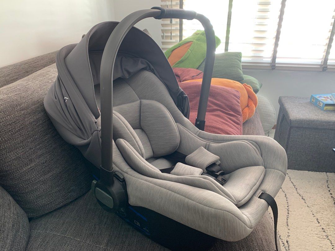 Nuna Pipa Lite Butterfly Adapter and Isofix Car Seat Babies