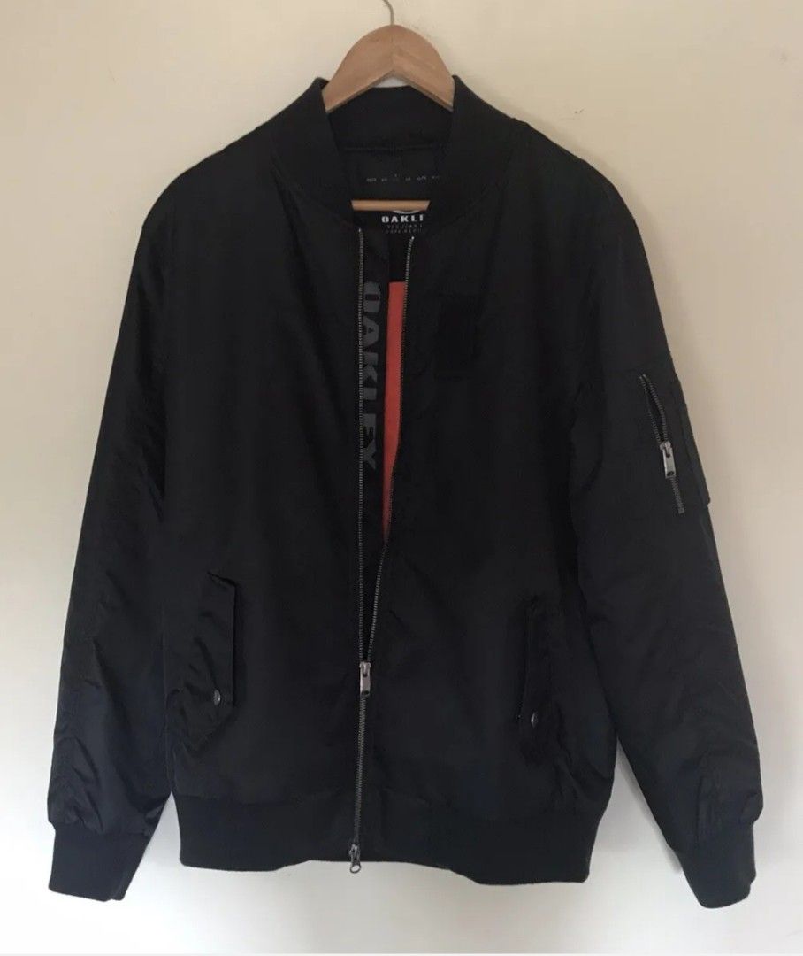 OAKLEY Bomber Jacket, Men's Fashion, Coats, Jackets and Outerwear on Carousell