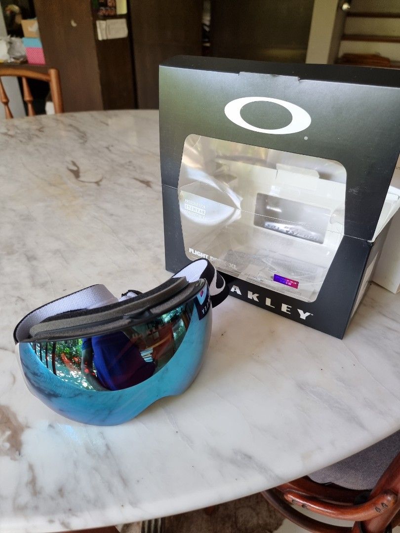 Oakley Ski Goggles (Flight Deck), Sports Equipment, Other Sports