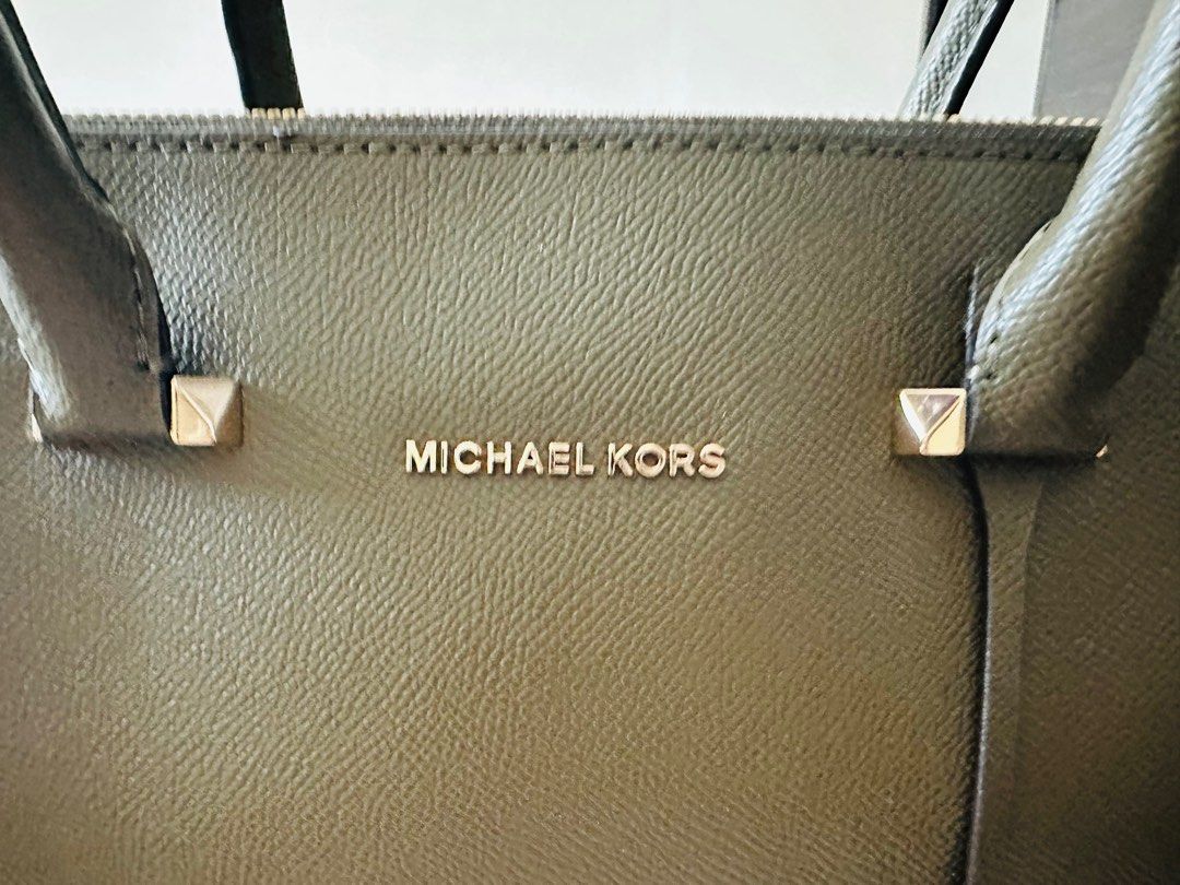 Houston medium crossgrain leather satchel top