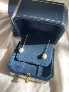Pearl earrings