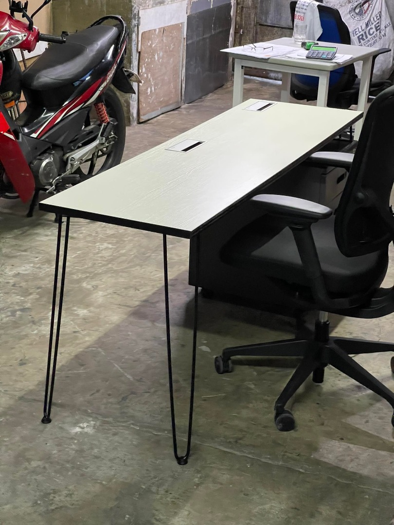 Preloved Steel Office Computer Table Desk, Furniture & Home Living ...