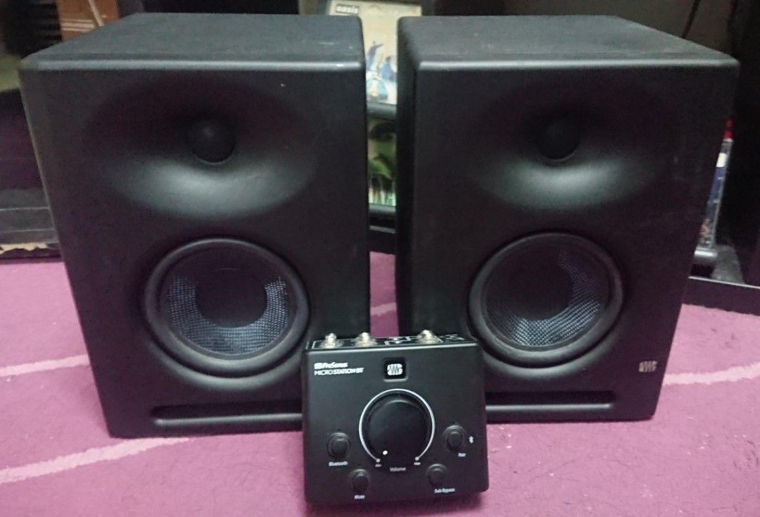 Presonus Eris E5 XT powered /monitor speaker and Presonus Microstation ...