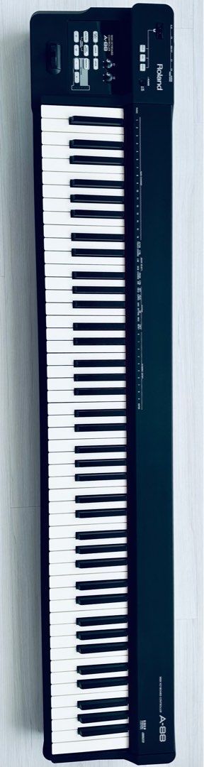 Roland A-88MK2 MIDI Keyboard Controller Roland A-88MK2 MIDI Keyboard Controller