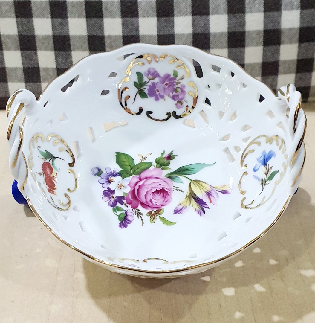 Royal Arden Stoke-on-Trent porcelain basket 12cm