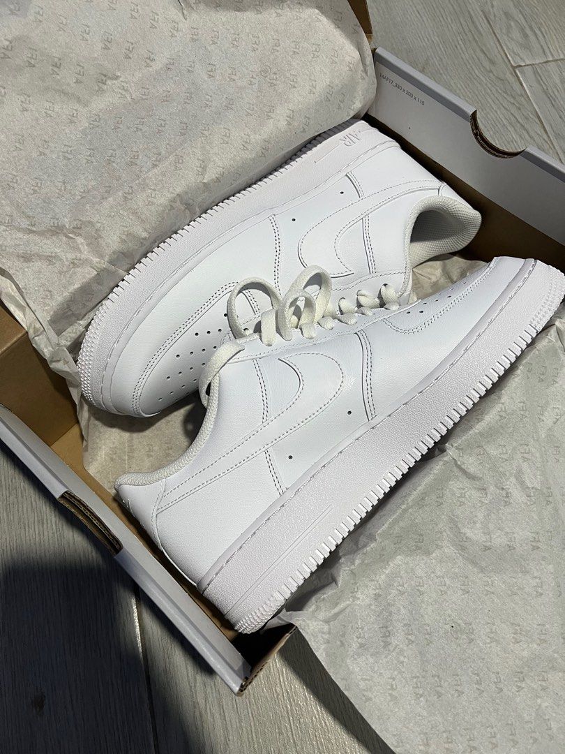 RUSH. Nike AF1 Triple White, Men's Fashion, Footwear, Sneakers on Carousell