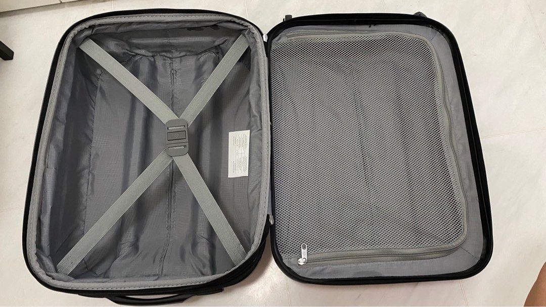 Samsonite carryon hardshell luggage, Hobbies & Toys, Travel, Luggage