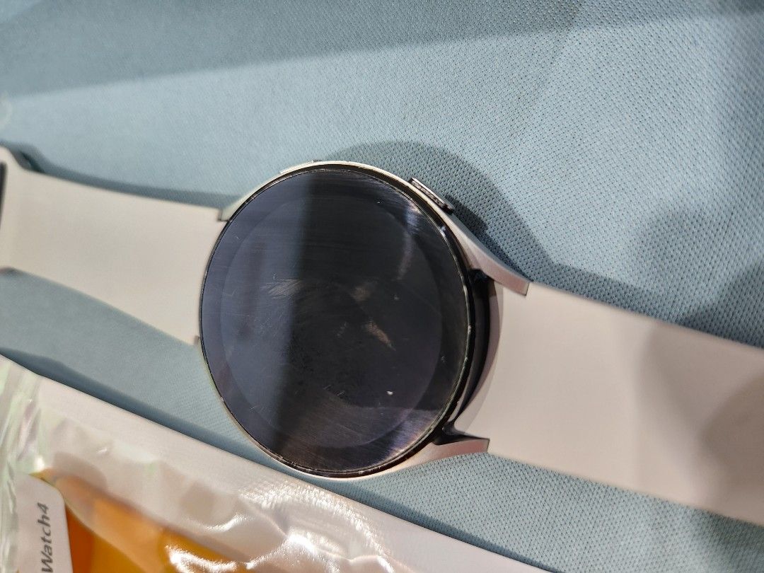 Samsung Galaxy Watch 4 44mm Silver, Mobile Phones & Gadgets, Wearables