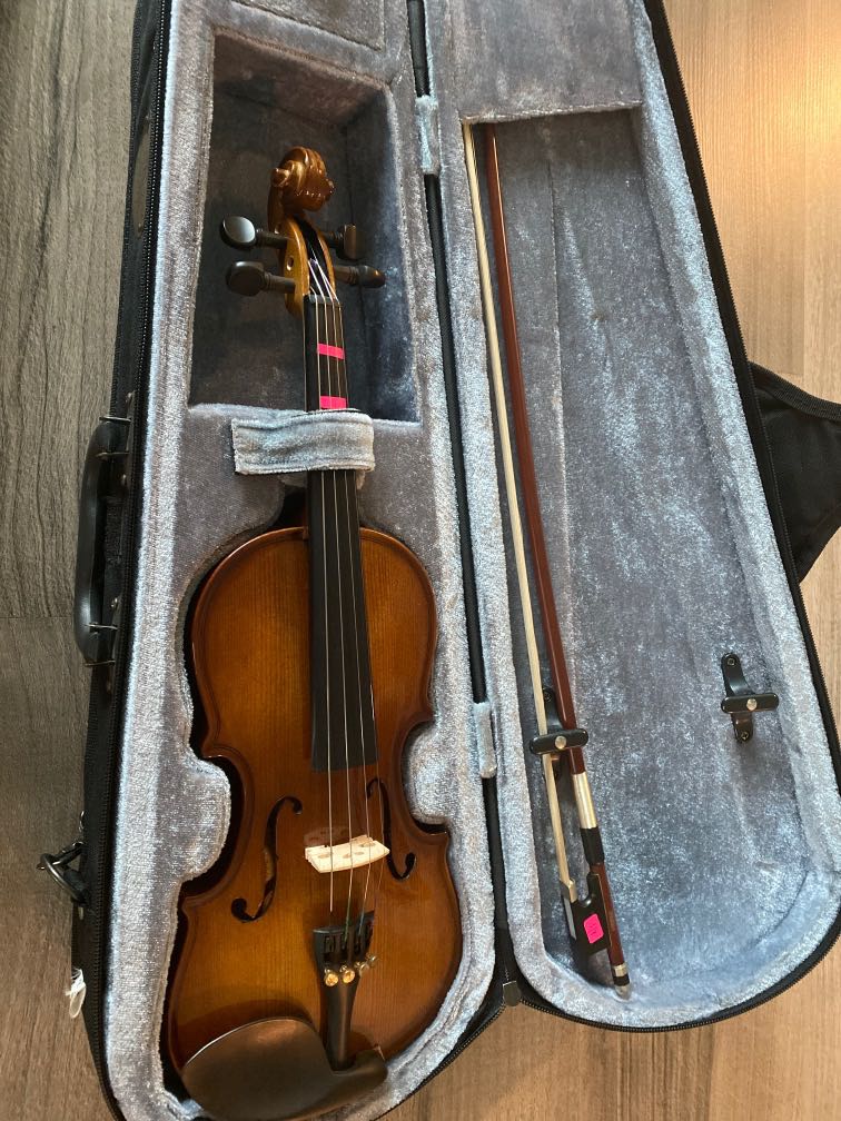 Second Hand Violin 1/8, Hobbies & Toys, Music & Media, Musical