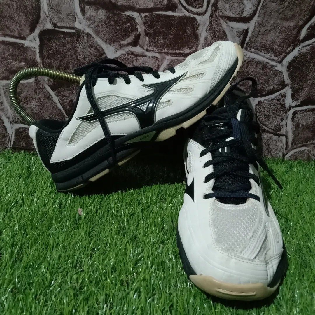 sepatu mizuno second
