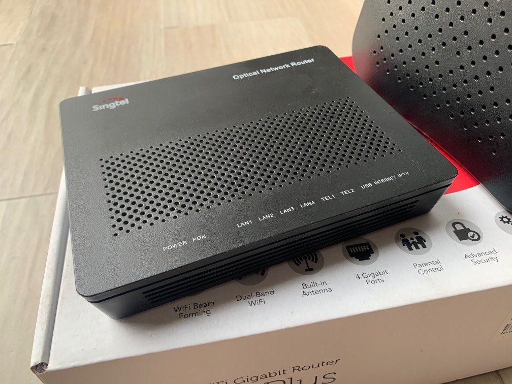 Singtel Optical Router & Wifi Gigabit Router, Computers & Tech, Parts ...
