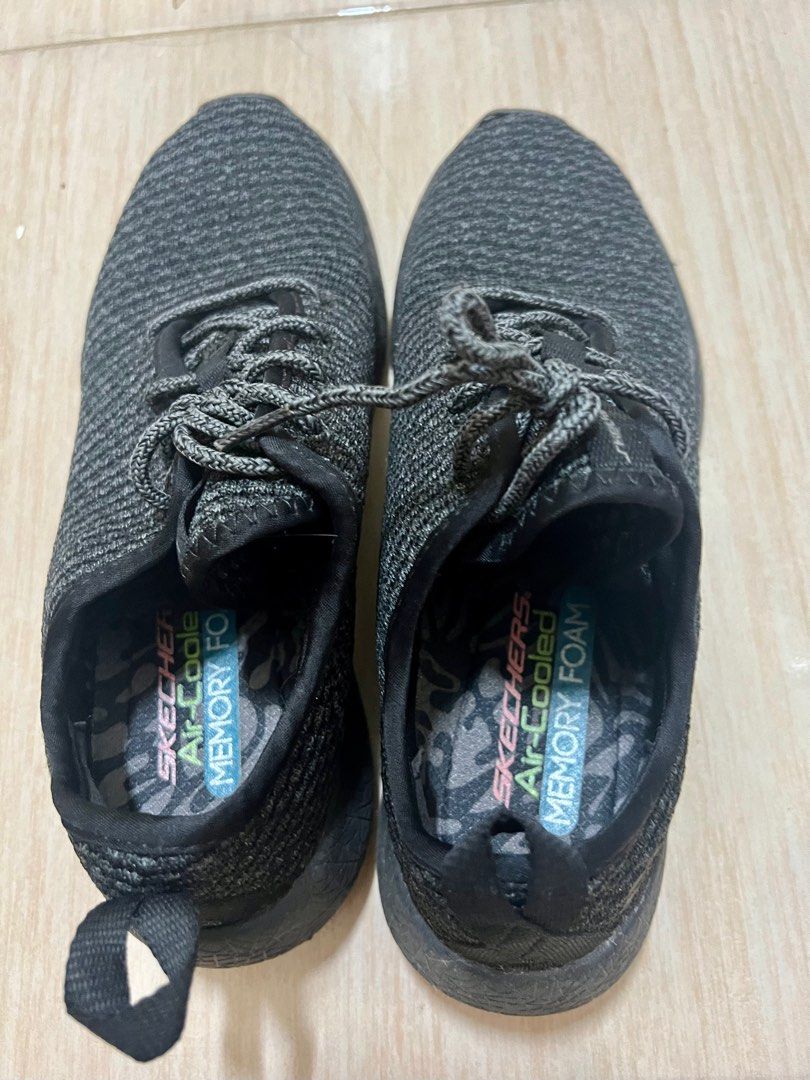 Skechers air cooled sales memory foam 8.5