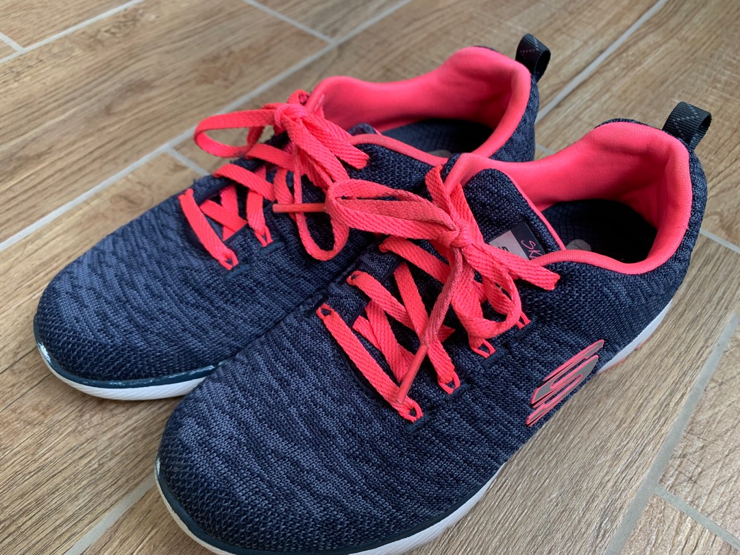 Girls discount shoes sketchers
