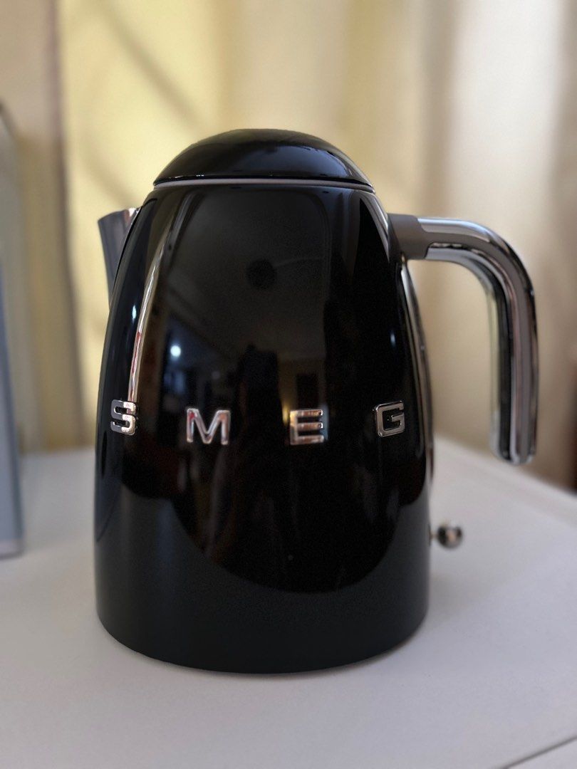 SMEG 1.7l Kettle ( Black ), TV & Home Appliances, Kitchen Appliances, Kettles & Airpots on Carousell