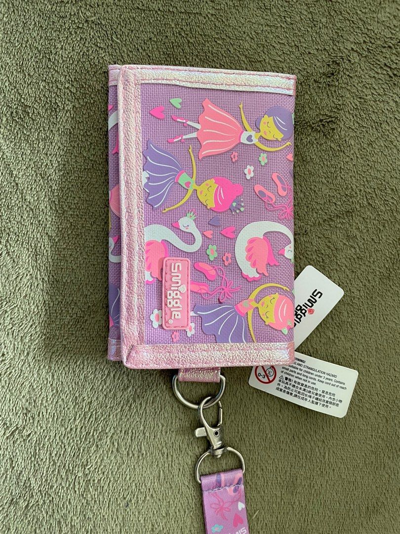 Smiggle wallet and card case for kids, 女裝, 手袋及銀包, 銀包、卡片套 Carousell