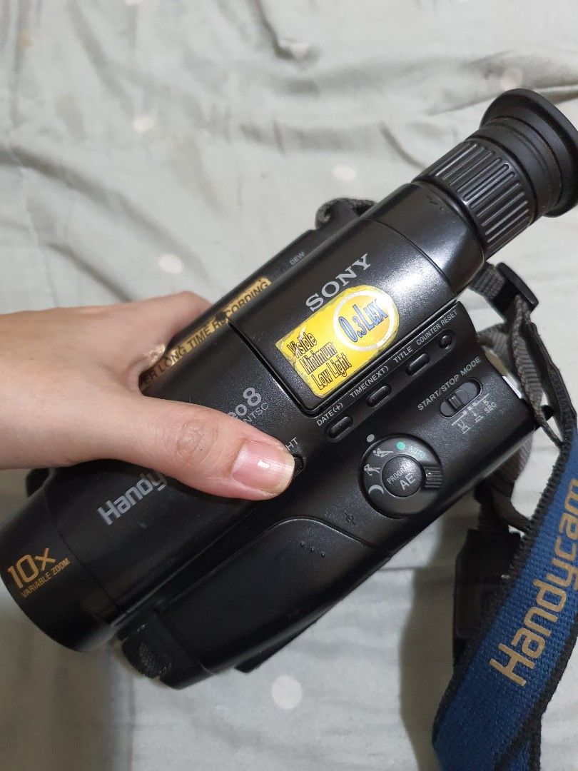 Sony video camera (Category: Video Cameras) located in Marikina City. Submitted by uniquefindsmnl (Listing ID 1207080267, Image 2). Description: not sure if working pls see pictures I have not tried it again since i dont have battery.