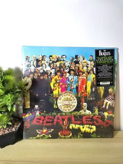 SEALED: THE BEATLES- SGT. PEPPER'S LONELY HEARTS CLUB BAND REMASTERED (STANDARD BLACK 2LP) VINYL LP PLAKA