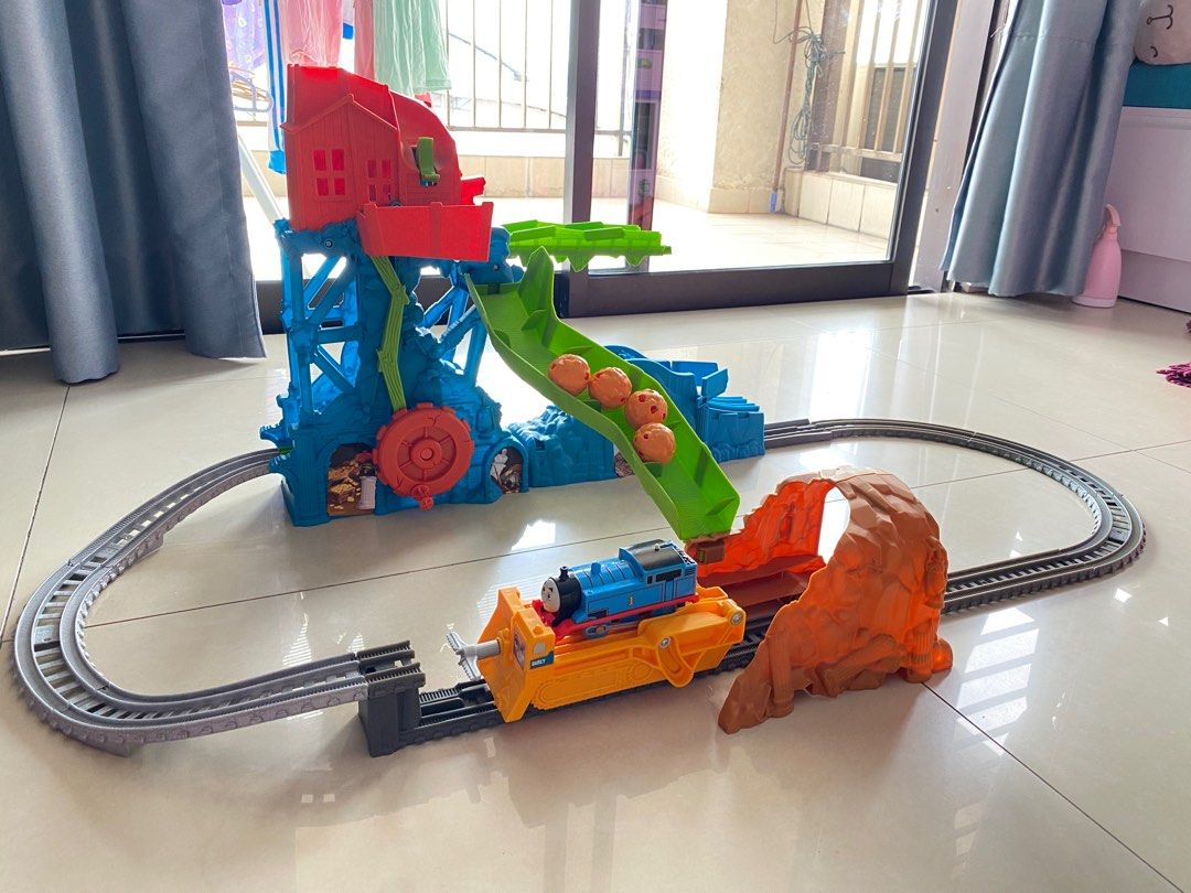 Trackmaster cave collapse outlet
